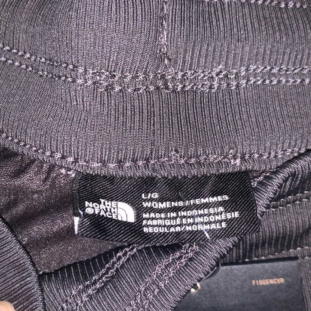 NWT The North Face Aphrodite 2.0 Capri, Gray, L - Picture 9 of 13